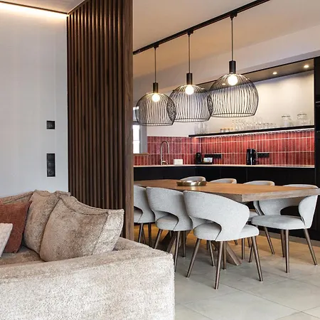 Avenida Mountain By Alpin