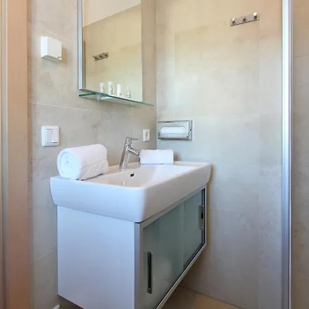 Avenida Mountain By Alpin דירה קפרון