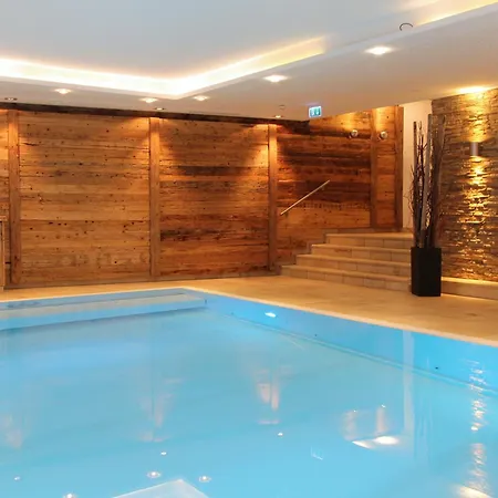 Avenida Mountain By Alpin Капрун