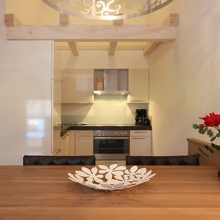 Avenida Mountain By Alpin Капрун